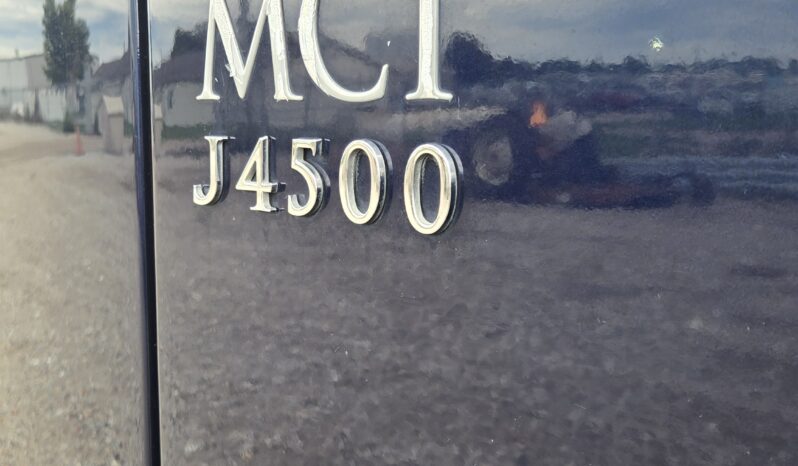 2014 MCI J4500 54 Passenger Luxury Coach full