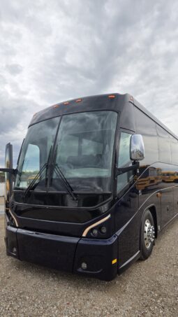 2014 MCI J4500 54 Passenger Luxury Coach full