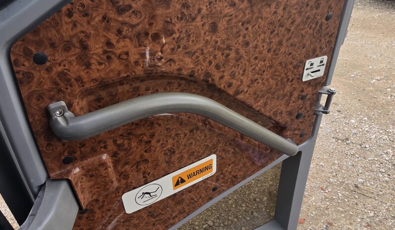 2014 MCI J4500 54 Passenger Luxury Coach full