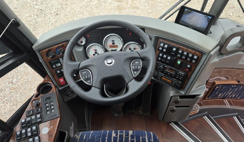 2014 MCI J4500 54 Passenger Luxury Coach full