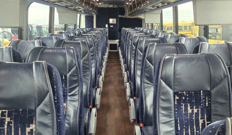 2014 MCI J4500 54 Passenger Luxury Coach full