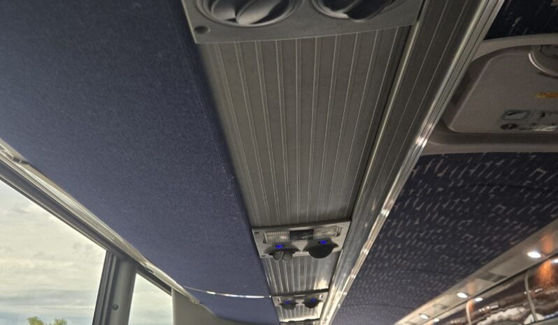 2014 MCI J4500 54 Passenger Luxury Coach full