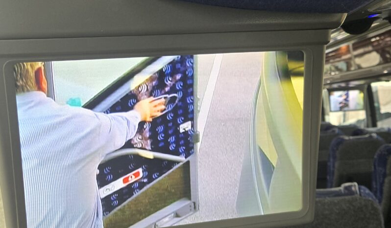 2014 MCI J4500 54 Passenger Luxury Coach full