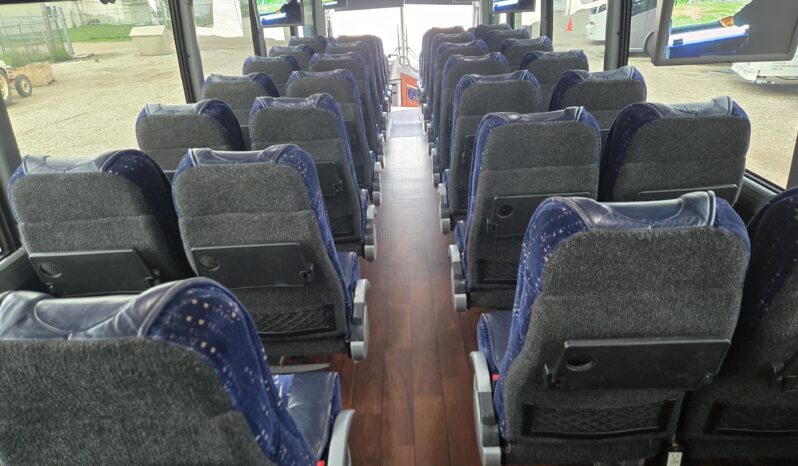 2014 MCI J4500 54 Passenger Luxury Coach full