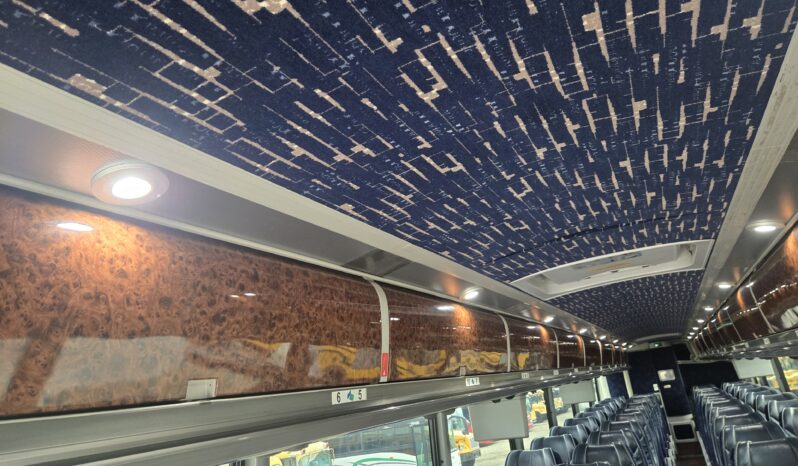 2014 MCI J4500 54 Passenger Luxury Coach full