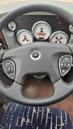 2014 MCI J4500 54 Passenger Luxury Coach full