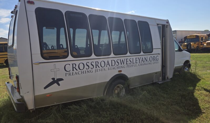 1999 Ford Cutaway 24 Passenger Shuttle full