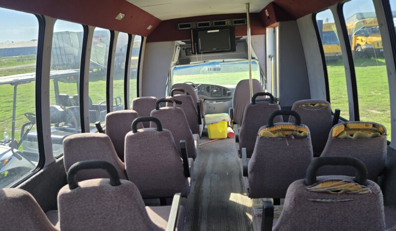 1999 Ford Cutaway 24 Passenger Shuttle full