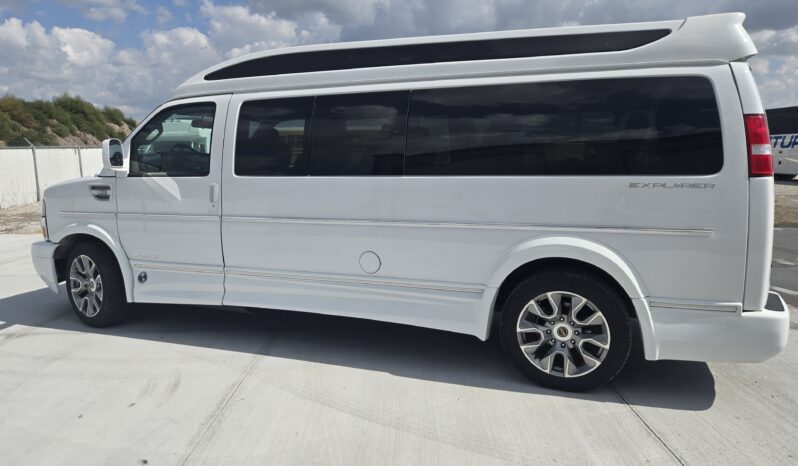 2023 Chevy Express (9 Passenger) Luxury – Explorer Limited full