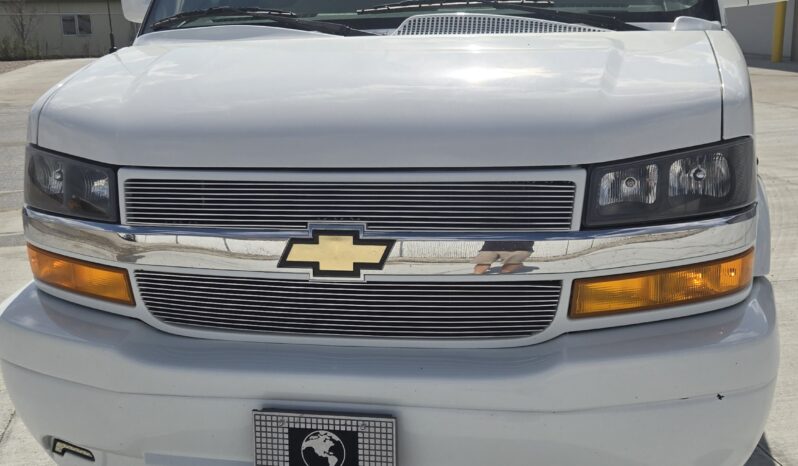 2023 Chevy Express (9 Passenger) Luxury – Explorer Limited full