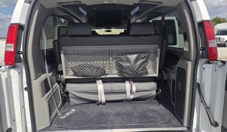 2023 Chevy Express (9 Passenger) Luxury – Explorer Limited full