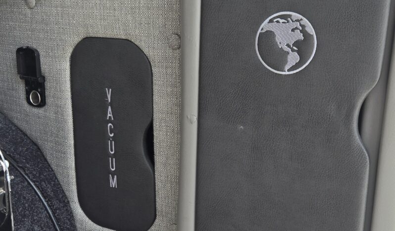 2023 Chevy Express (9 Passenger) Luxury – Explorer Limited full