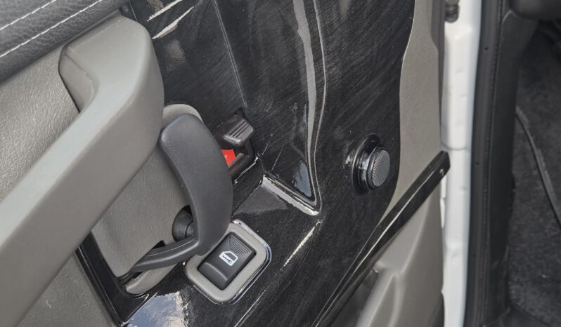 2023 Chevy Express (9 Passenger) Luxury – Explorer Limited full