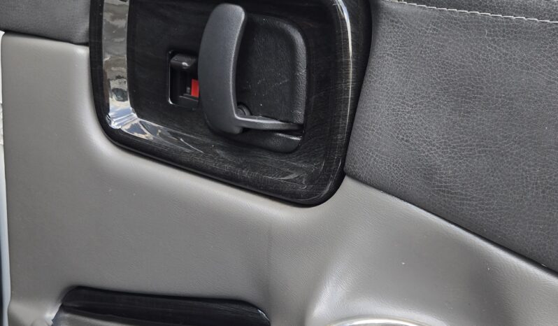 2023 Chevy Express (9 Passenger) Luxury – Explorer Limited full