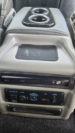 2023 Chevy Express (9 Passenger) Luxury – Explorer Limited full