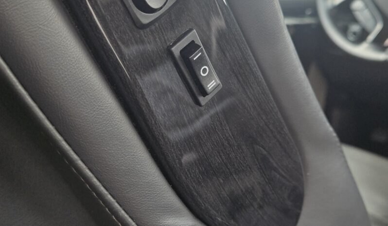 2023 Chevy Express (9 Passenger) Luxury – Explorer Limited full