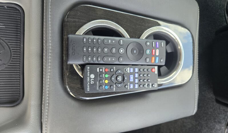 2023 Chevy Express (9 Passenger) Luxury – Explorer Limited full