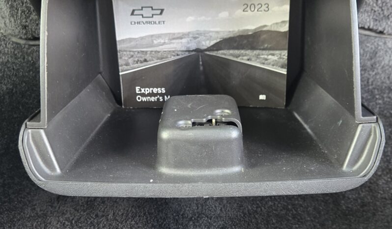 2023 Chevy Express (9 Passenger) Luxury – Explorer Limited full