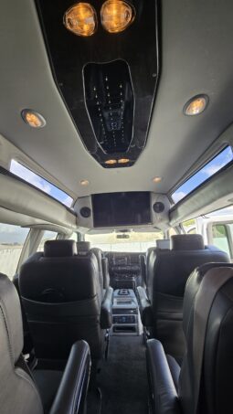 2023 Chevy Express (9 Passenger) Luxury – Explorer Limited full