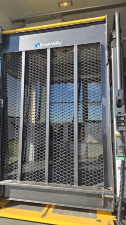 (SOLD!)-2010 Chevrolet Express Micro Blue Bird School Handi 15/Pass full