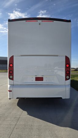 2015 MCI J4500 32-Passenger w/Gen/Kitchenette, w/c Lift, restroom full