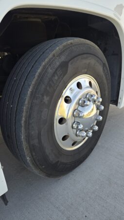 2015 MCI J4500 32-Passenger w/Gen/Kitchenette, w/c Lift, restroom full