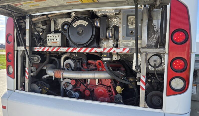 2015 MCI J4500 32-Passenger w/Gen/Kitchenette, w/c Lift, restroom full