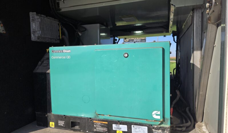 2015 MCI J4500 32-Passenger w/Gen/Kitchenette, w/c Lift, restroom full