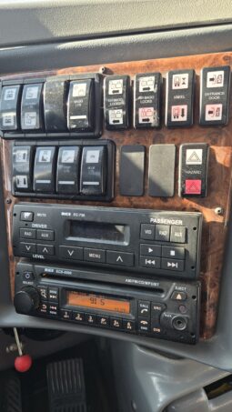 2015 MCI J4500 32-Passenger w/Gen/Kitchenette, w/c Lift, restroom full