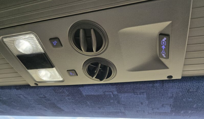 2015 MCI J4500 32-Passenger w/Gen/Kitchenette, w/c Lift, restroom full