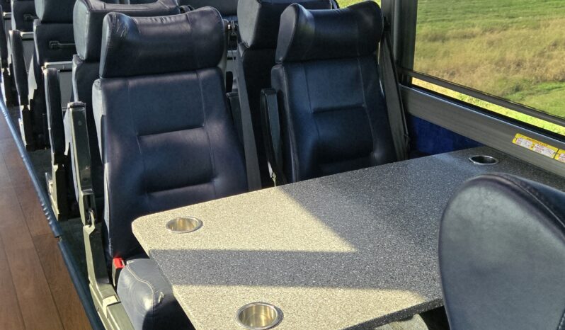 2015 MCI J4500 32-Passenger w/Gen/Kitchenette, w/c Lift, restroom full