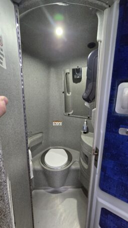 2015 MCI J4500 32-Passenger w/Gen/Kitchenette, w/c Lift, restroom full