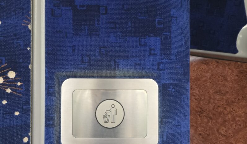 2015 MCI J4500 32-Passenger w/Gen/Kitchenette, w/c Lift, restroom full