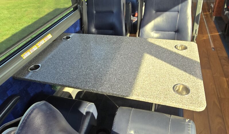 2015 MCI J4500 32-Passenger w/Gen/Kitchenette, w/c Lift, restroom full