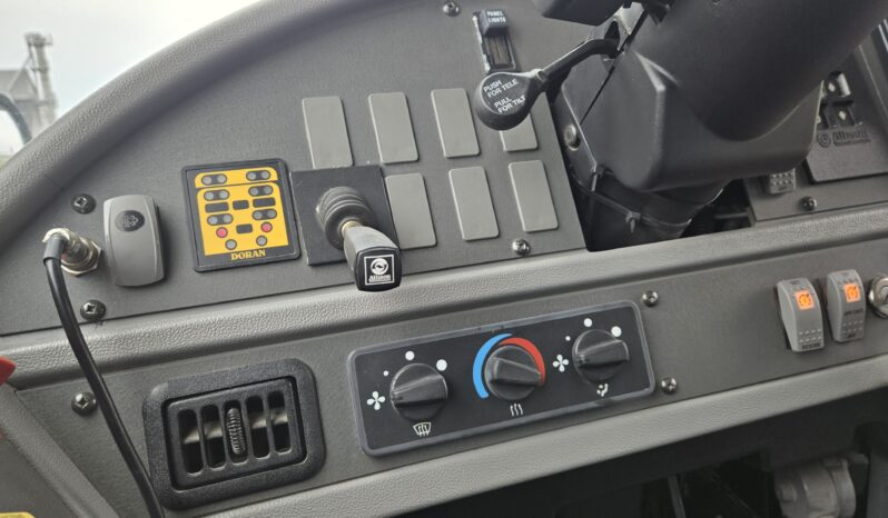 2013 Thomas Saf-T-Liner HDX 78-Passenger full