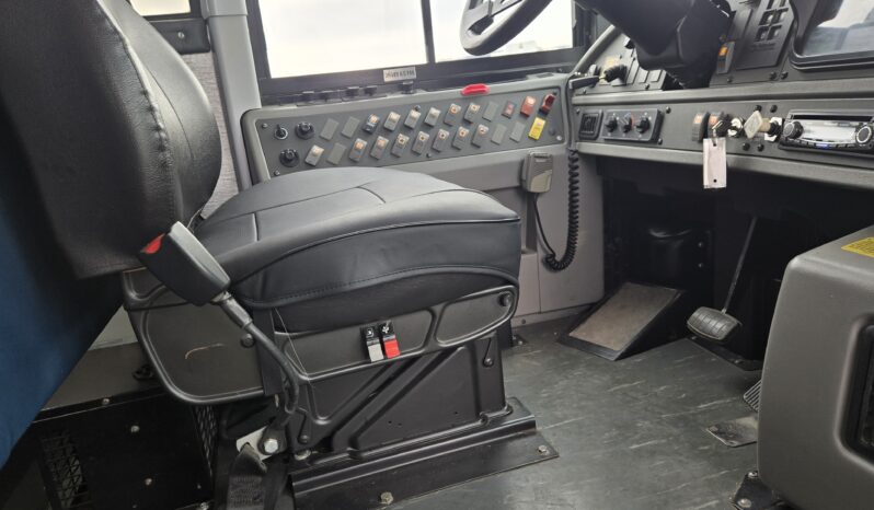 2013 Thomas Saf-T-Liner HDX 78-Passenger full