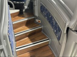 2016 MCI J4500 Motor Coach full