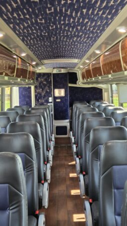 2015 MCI J4500 54-Passenger Luxury full