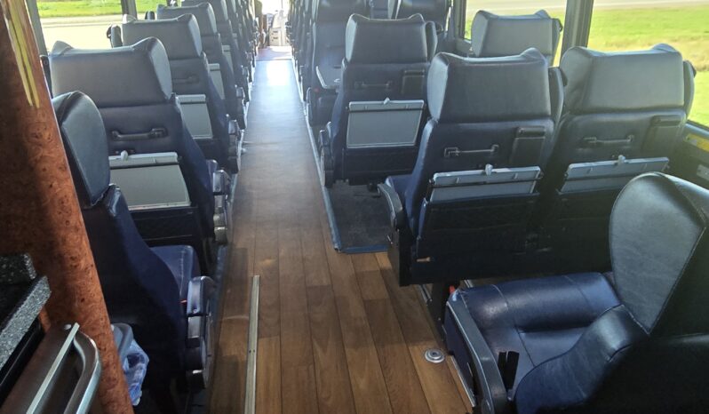 2016 MCI J4500 32-Passenger w/ Kitchenette, Gen, Restroom, W/c Lift full