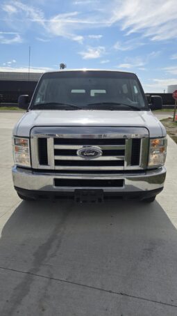 2012 Ford E350 XLT Super Duty 10 Passenger Van (Low Miles) full