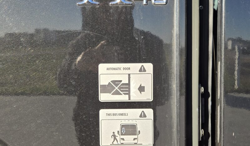 2014 PREVOST H3-45 54 Passenger Coach full