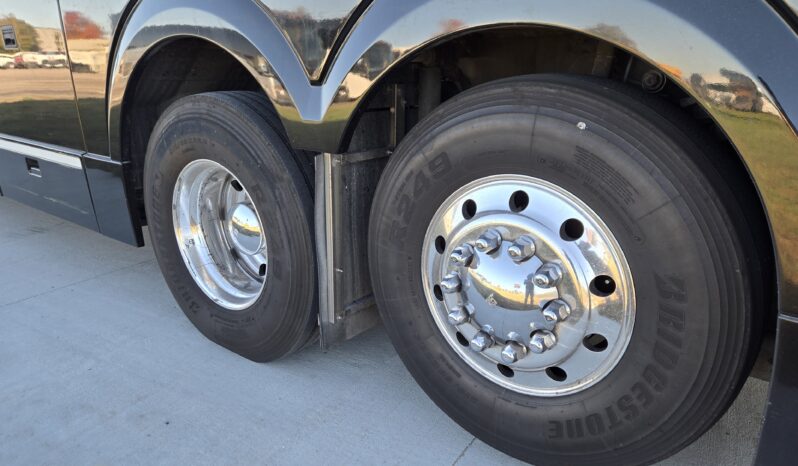 2014 PREVOST H3-45 54 Passenger Coach full