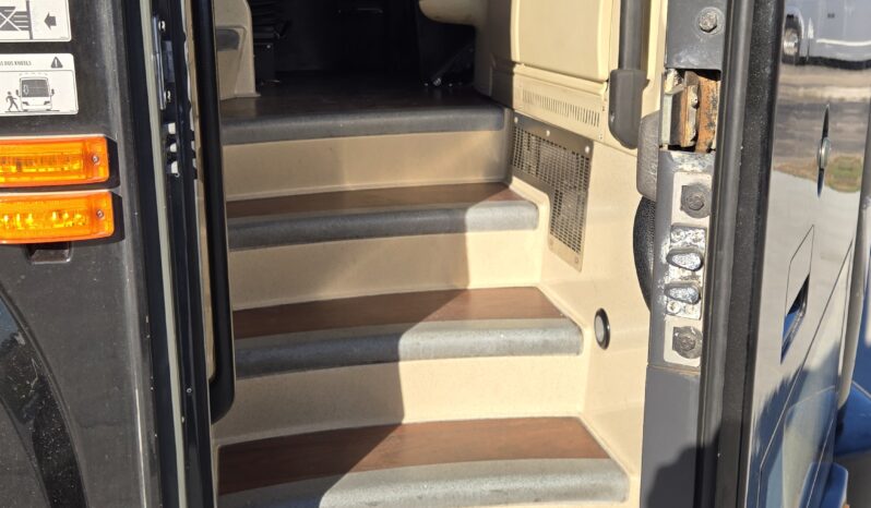 2014 PREVOST H3-45 54 Passenger Coach full