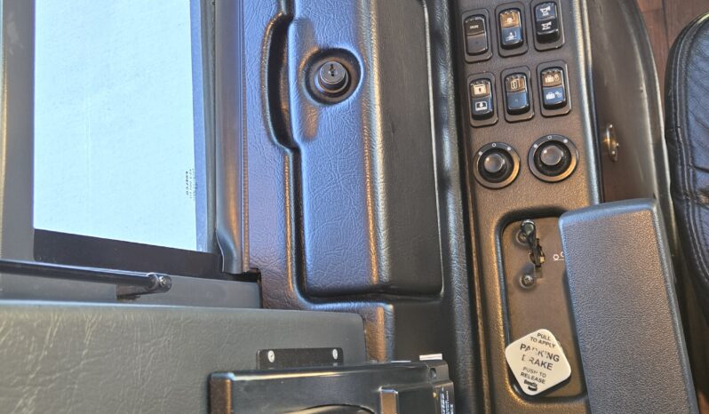 2014 PREVOST H3-45 54 Passenger Coach full