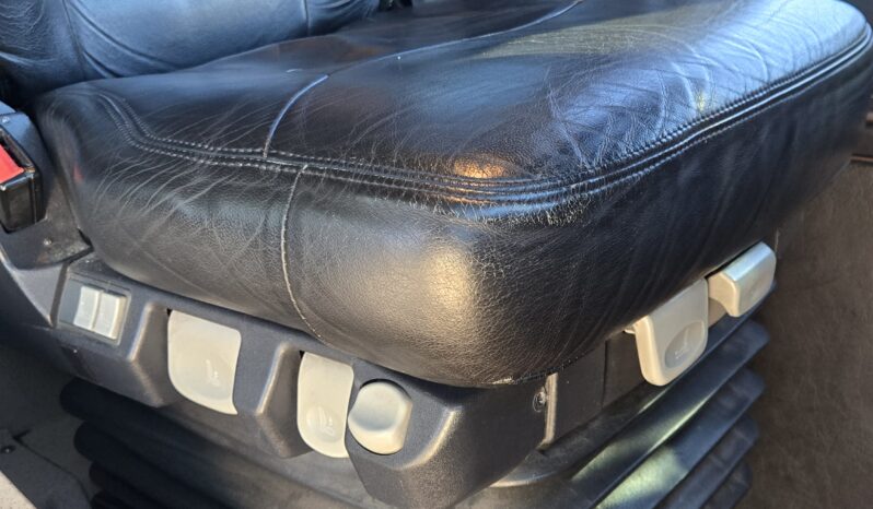 2014 PREVOST H3-45 54 Passenger Coach full