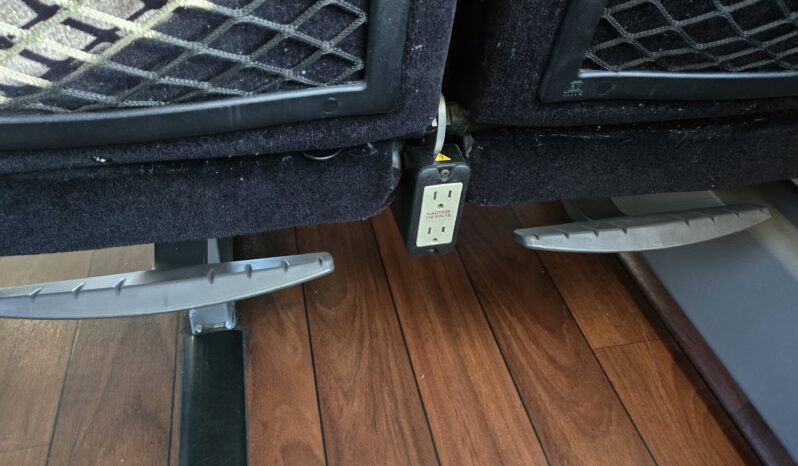 2014 PREVOST H3-45 54 Passenger Coach full