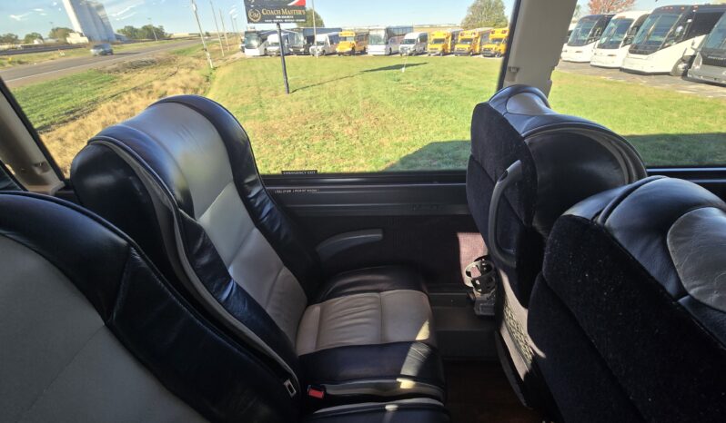 2014 PREVOST H3-45 54 Passenger Coach full