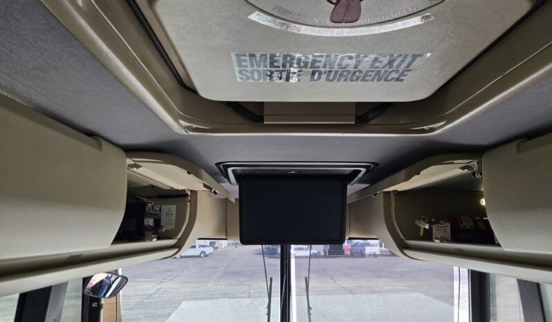 2014 PREVOST H3-45 54 Passenger Coach full