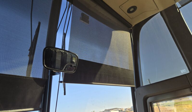 2014 PREVOST H3-45 54 Passenger Coach full