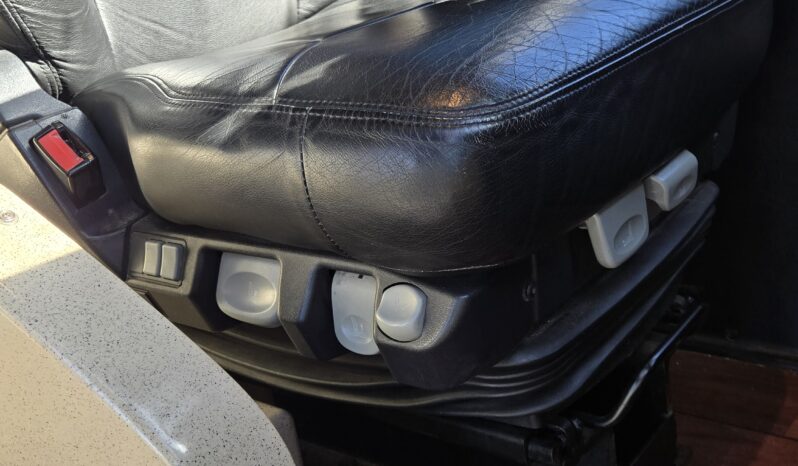 2014 PREVOST H3-45 54 Passenger Coach full